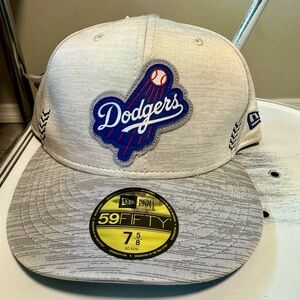 Los Angeles Dodgers New Era 59fifty 7 5/8 Gray Trucker Hat. NWT